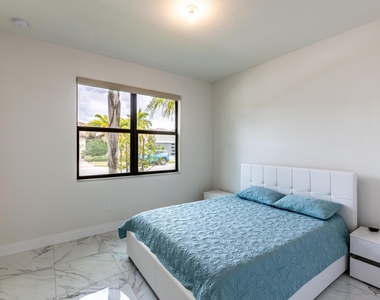 7197 Montereal Path - Photo Thumbnail 5