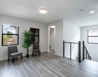 7197 Montereal Path - Photo Thumbnail 24