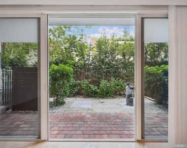 3863 Ne 22nd Way - Photo Thumbnail 9