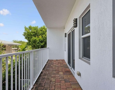 3863 Ne 22nd Way - Photo Thumbnail 27