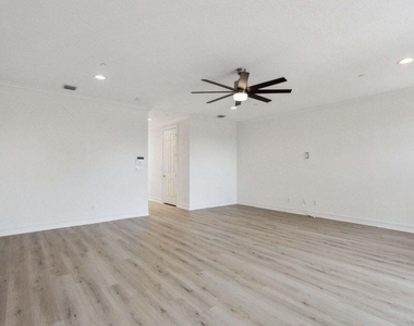 3863 Ne 22nd Way - Photo Thumbnail 32