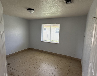 2820 Avenue S - Photo Thumbnail 4