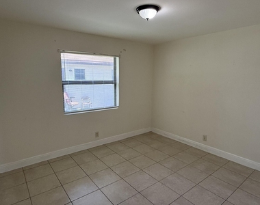 2820 Avenue S - Photo Thumbnail 7
