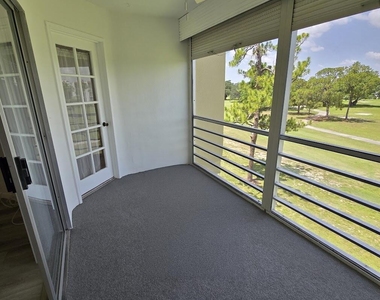 3661 Via Poinciana - Photo Thumbnail 5