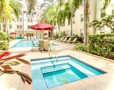 533 Ne 3rd Avenue - Photo Thumbnail 5