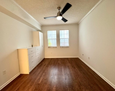 533 Ne 3rd Avenue - Photo Thumbnail 3