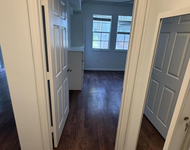 533 Ne 3rd Avenue - Photo Thumbnail 11