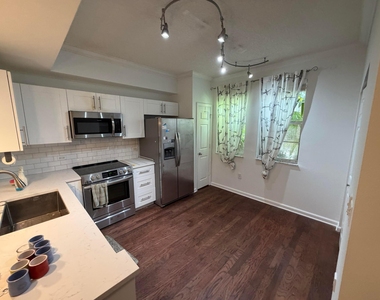 533 Ne 3rd Avenue - Photo Thumbnail 6
