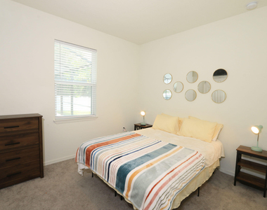 592 Sw Dauphin Avenue - Photo Thumbnail 21
