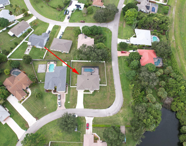 592 Sw Dauphin Avenue - Photo Thumbnail 27