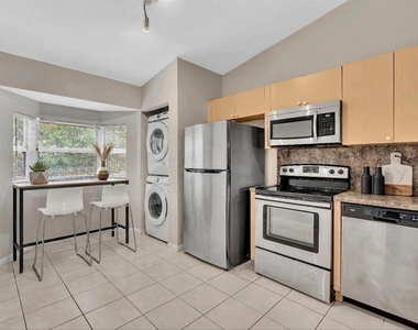 3504 Briar Bay Boulevard - Photo Thumbnail 4