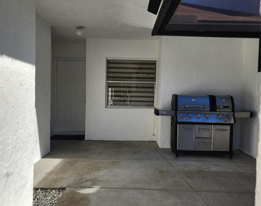 9020 Nw 60th Street - Photo Thumbnail 2