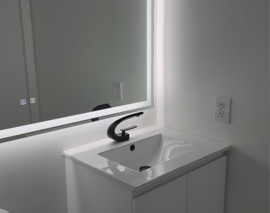 9020 Nw 60th Street - Photo Thumbnail 8