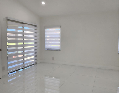 9020 Nw 60th Street - Photo Thumbnail 11