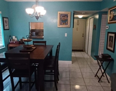 2998 E Sunrise Lakes Drive E - Photo Thumbnail 11
