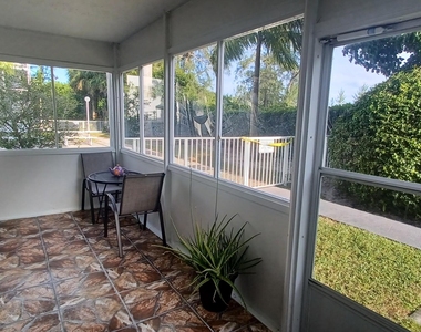 2998 E Sunrise Lakes Drive E - Photo Thumbnail 23