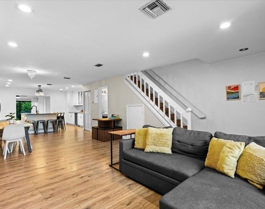 1602 Montauk Drive - Photo Thumbnail 2