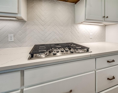16204 S 89 Street - Photo Thumbnail 16