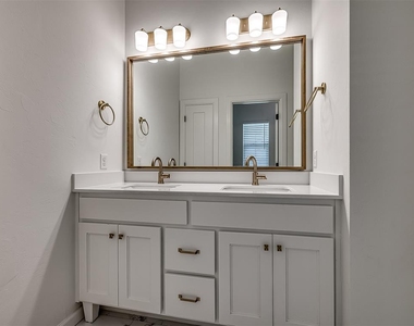 16204 S 89 Street - Photo Thumbnail 39