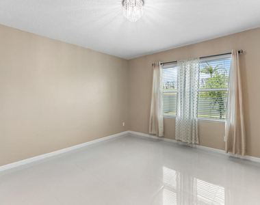 11044 Sw Vasari Way - Photo Thumbnail 14