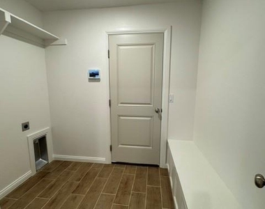 20091 Woodrock Street - Photo Thumbnail 9