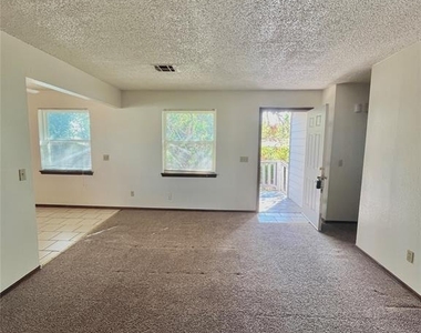312 Falcon Court - Photo Thumbnail 3
