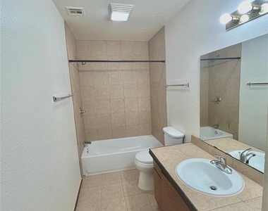 312 Falcon Court - Photo Thumbnail 9