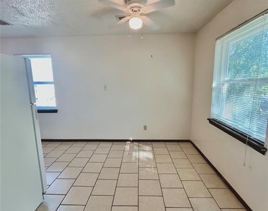 312 Falcon Court - Photo Thumbnail 4