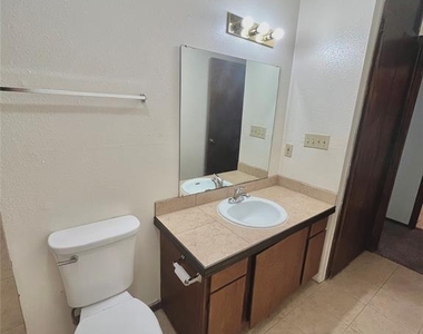 312 Falcon Court - Photo Thumbnail 11