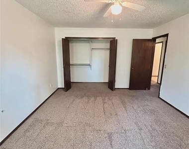312 Falcon Court - Photo Thumbnail 14