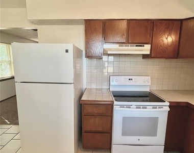 312 Falcon Court - Photo Thumbnail 6