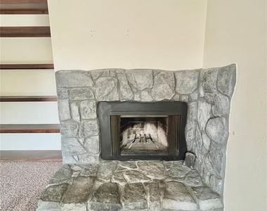 312 Falcon Court - Photo Thumbnail 2