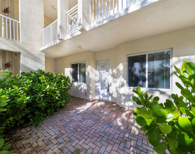 3500 Oaks Clubhouse Drive - Photo Thumbnail 11
