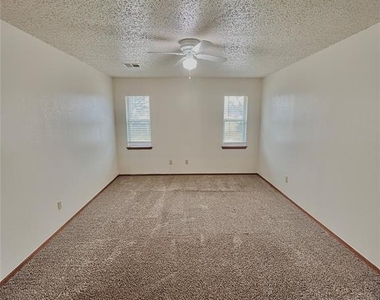 312 Chalmette Drive - Photo Thumbnail 17