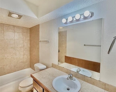 312 Chalmette Drive - Photo Thumbnail 6