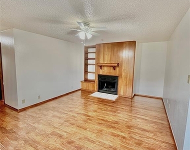 312 Chalmette Drive - Photo Thumbnail 9