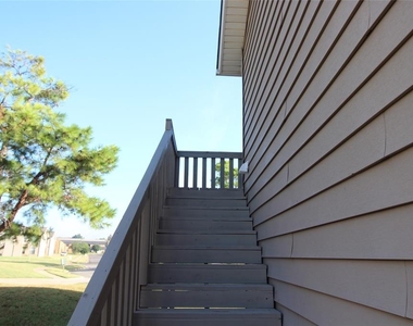 312 Chalmette Drive - Photo Thumbnail 18