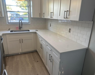 2222 Ne 3rd Avenue - Photo Thumbnail 1