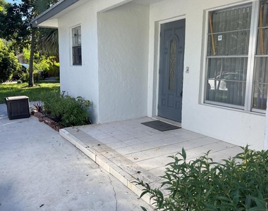2222 Ne 3rd Avenue - Photo Thumbnail 4