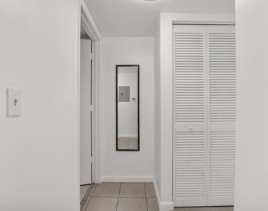1341 Se 3rd Avenue - Photo Thumbnail 4