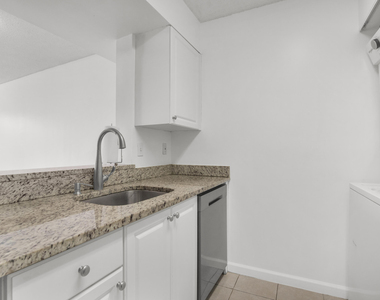 1341 Se 3rd Avenue - Photo Thumbnail 1