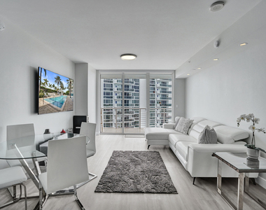 2821 N Ocean Boulevard - Photo Thumbnail 7