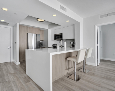 2821 N Ocean Boulevard - Photo Thumbnail 4