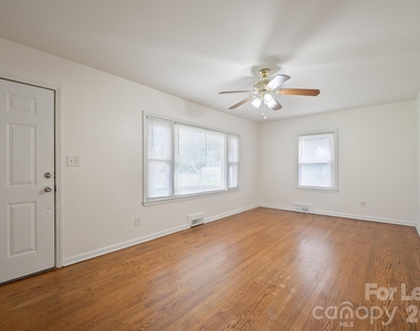 7122 Mallard Creek Road - Photo Thumbnail 2