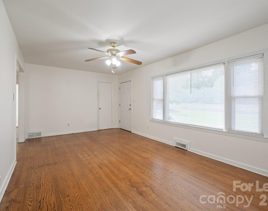 7122 Mallard Creek Road - Photo Thumbnail 3