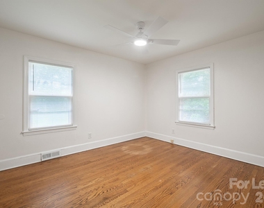 7122 Mallard Creek Road - Photo Thumbnail 11