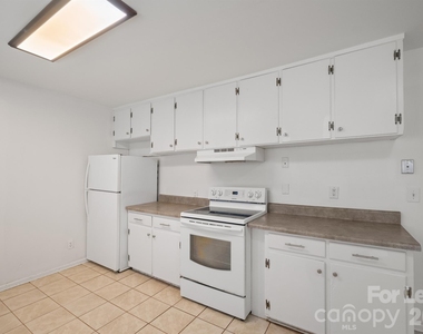 7122 Mallard Creek Road - Photo Thumbnail 6