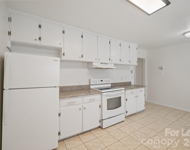 7122 Mallard Creek Road - Photo Thumbnail 7