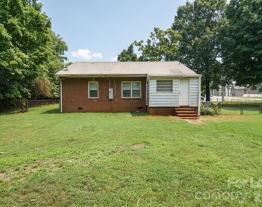 7122 Mallard Creek Road - Photo Thumbnail 17