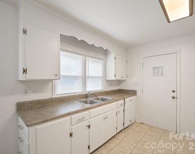 7122 Mallard Creek Road - Photo Thumbnail 5